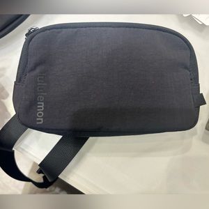 Lululemon Everywhere Belt Bag Mini
Ripstop (NWOT)
